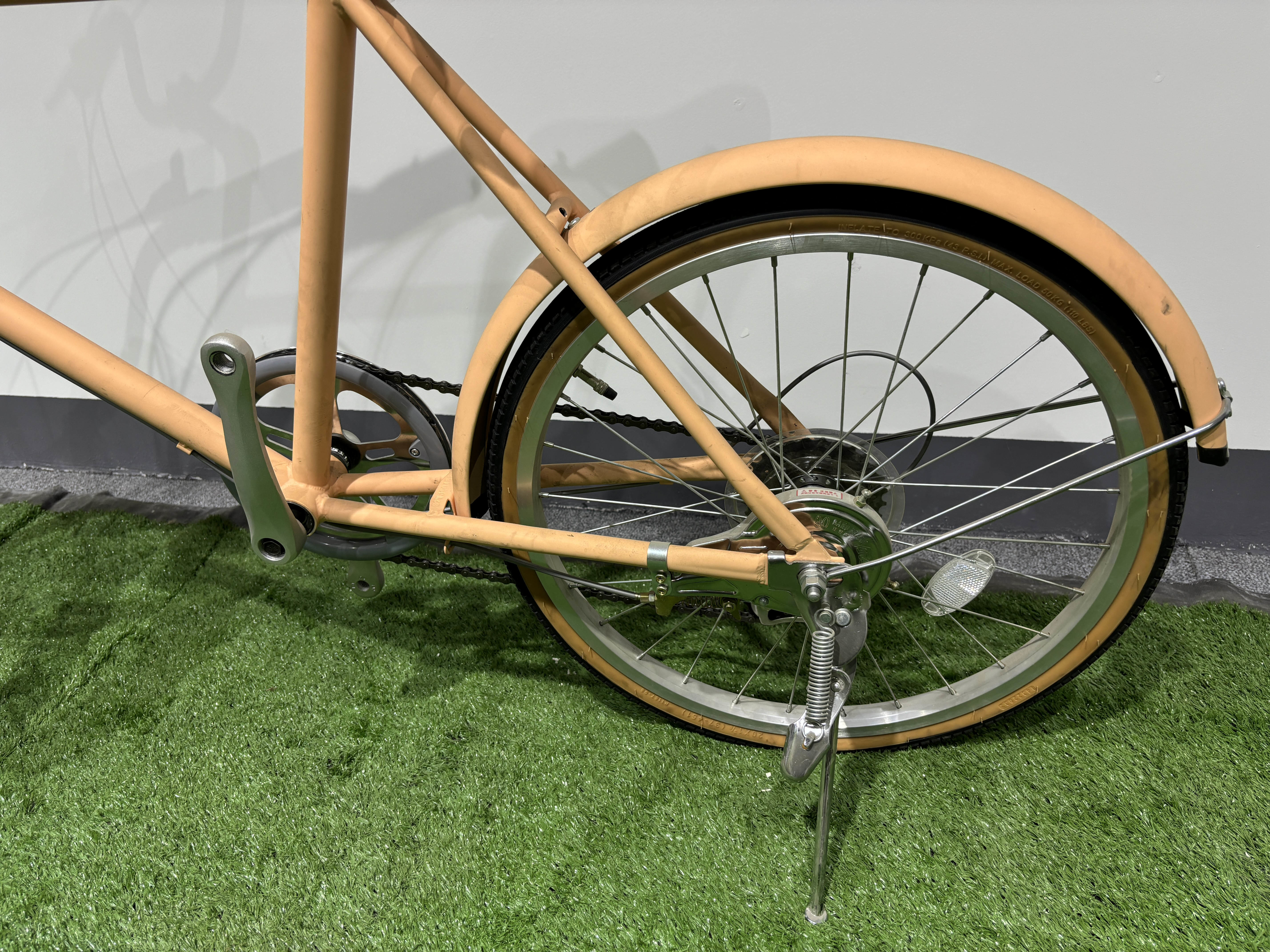 Hybrid Aluminum City Commuter Bikes With Comfortable Saddle And Slick Tires