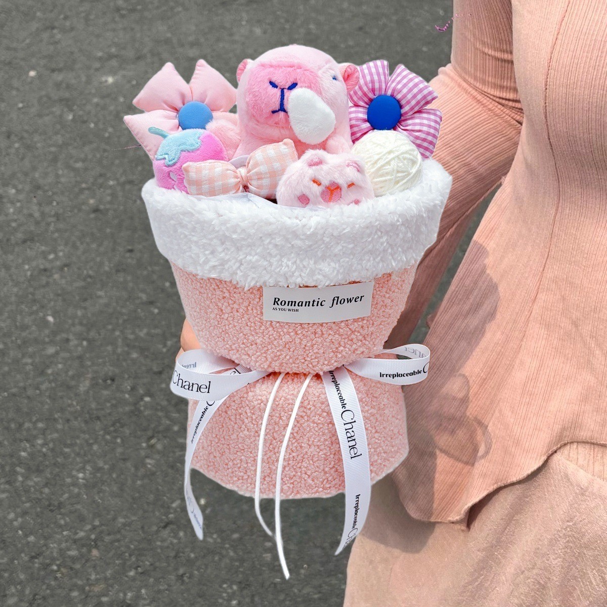 Christmas Pawfect Leader Plush Toy Set Capybara Flower Bouquet Kawaii Cartoon Gift for Valentine's Day/Birthday