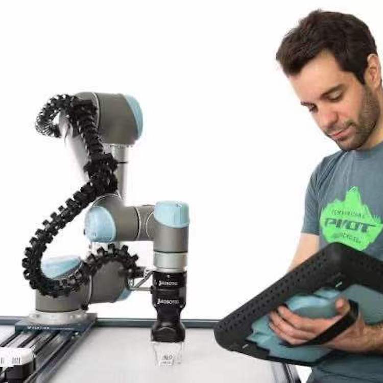Manipulator Humanoid Robot Arm UR10 Matched with EOAT Onrobot Gripper with Plug In Compatibility Reach 1300mm Cobot