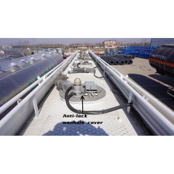 CIMC 40CBM Palm Oil Diesel Fuel Tank Truck Trailer 3/Tri/Thraa Axle for Sale Price Near Me in Madagascar