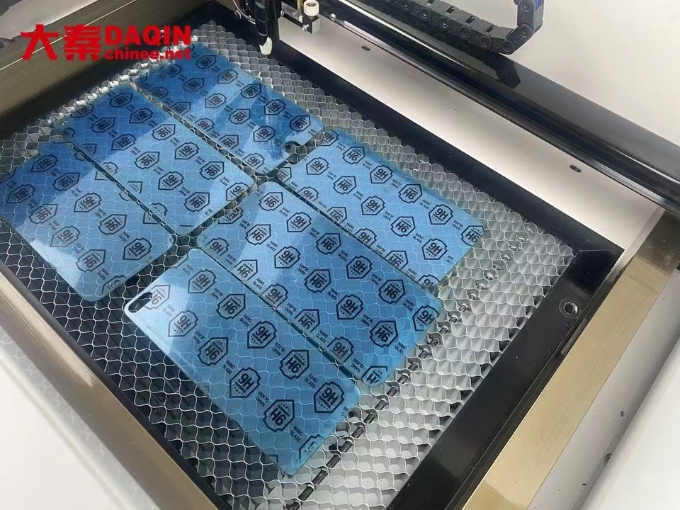 Nano Glass Hydrogel And Vinyls Daqin Mobile Tempered Glass Screen Protector Laser Cutting Machine For Phone Shop And Repair Busines