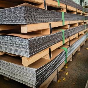 China ASTM 316 Embossed Stainless Steel Sheets Anti Skidding 1400 * 6000mm Size 0.65mm 0.75mm Thickness 2B Toilet Building wholesale