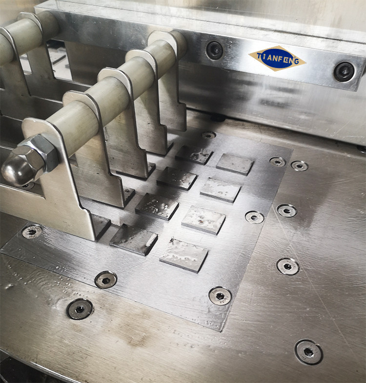 ZPW-4-4 ZPW-4-2 Automatic Tablet Compression Machine 7680 Pieces/Hour Cube Tablet Press