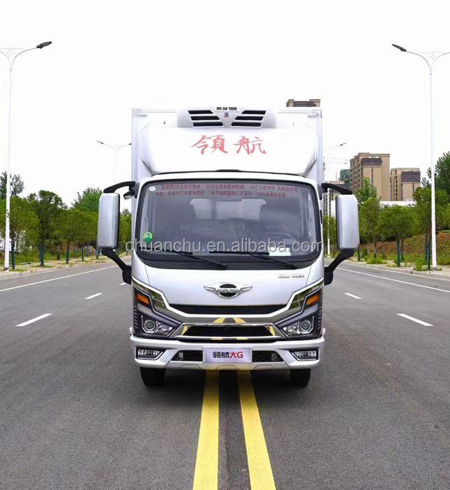 172HP Diesel Engine Refrigerated Box Truck Foton 4X2 Light Cargo Van Box Truck