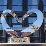 Mirror Polished Metal Heart Sculpture , Stainless Steel Outdoor Sculpture
