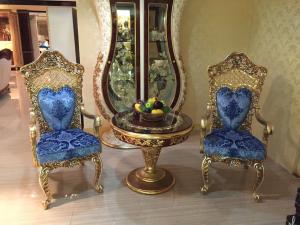 China ISO9001 White Antique Hotel Furniture High Back Queen King Throne Chairs For Weddings wholesale