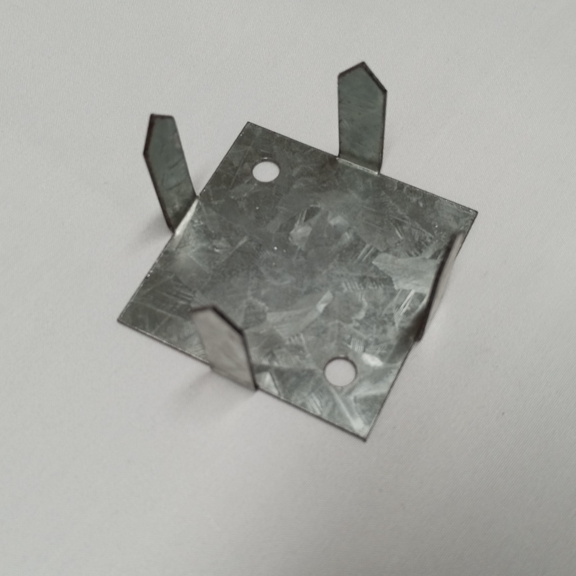 Sturdy 8-PRONG ACOUSTIC INSULATION IMPALING CLIPS