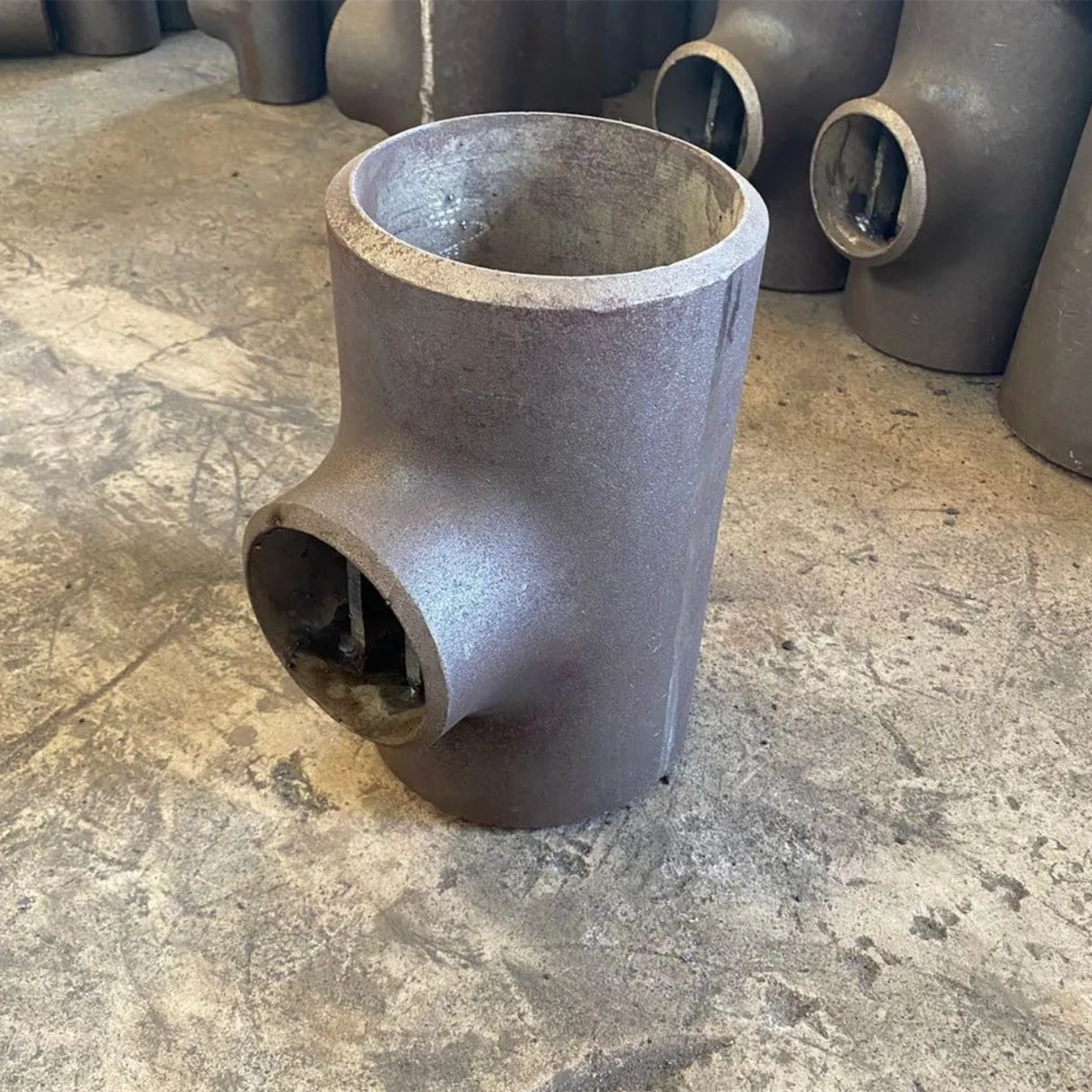 API 5L X42 X52X60X65 Carbon Steel Barred Equal Tee ASME B16.5 MSS -SP 75 Butt Weld pipe fittings