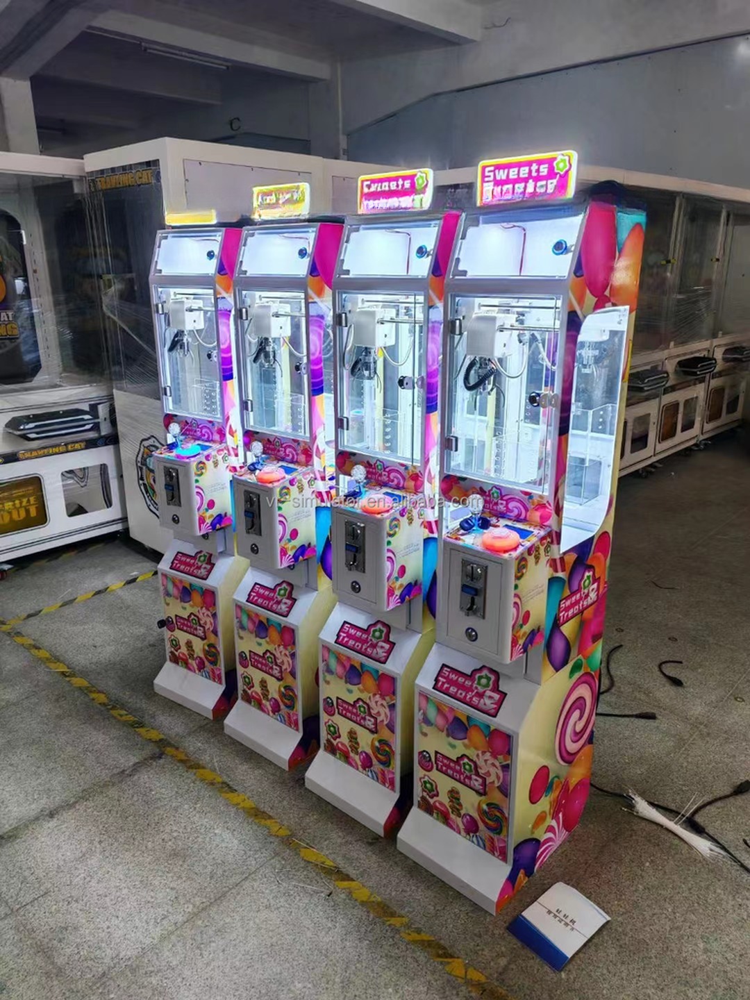 Dreamland Hardware Coin Operated Lucky Claw Games Cheap Mini Toy Claw Crane Machine