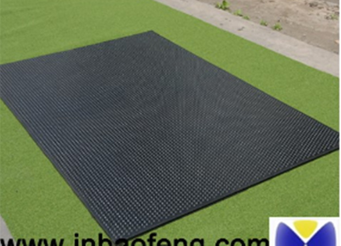 Black Cattle Mats Rubber Horse Stall Mats 12-25mm Thickness Anti Rust