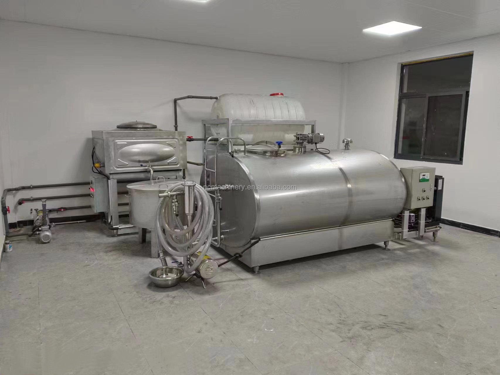Vertical Milk Cooling Tank for Milk Processing Internal Surface Treatment Pollishing