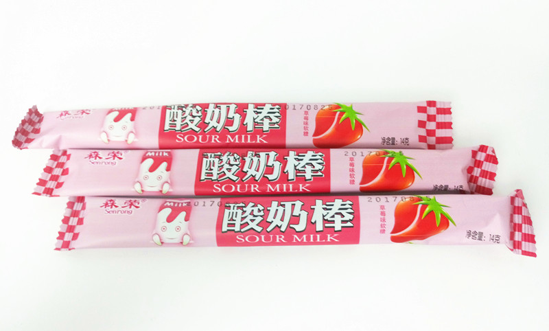 Strawberry Flavor Yogurt Sticks Candy / Fruit Chewy Candy Sweet And Sour