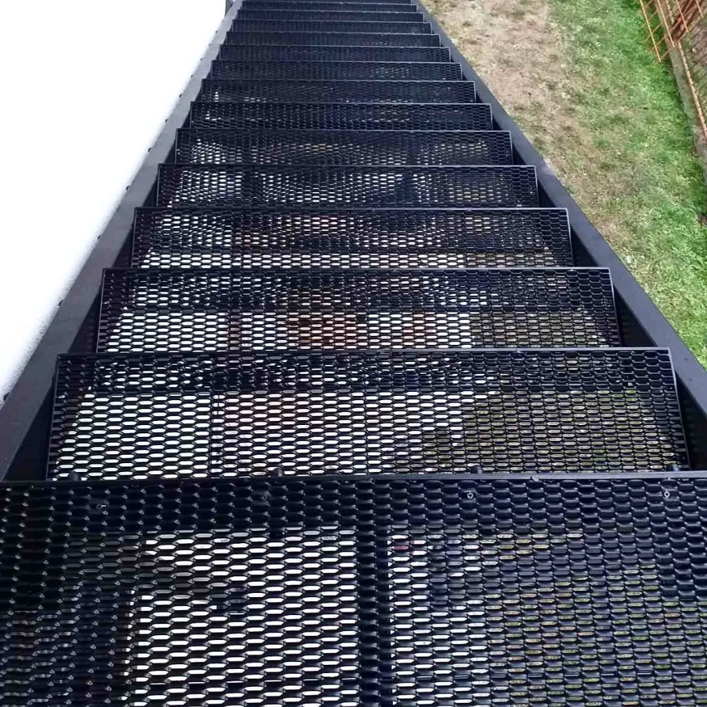 4mm 5mm Carbon Steel Expanded Metal Mesh Steel Plate Netting For Walkway Platform