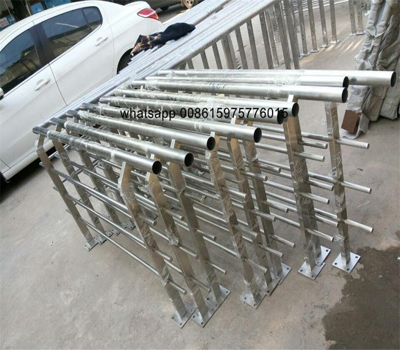 Stainless steel glass/rod balustrade posts satin /mirror finish