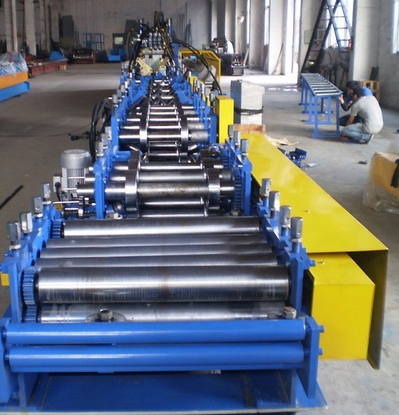 Gcr15 Roller / Chain Drive PLC Control CZ Purlin Roll Forming Machine