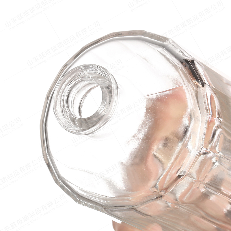 Accptable Clear Surface Handling 750ml Vodka Spirit Gin Rum Glass Liquor Bottle with Cork