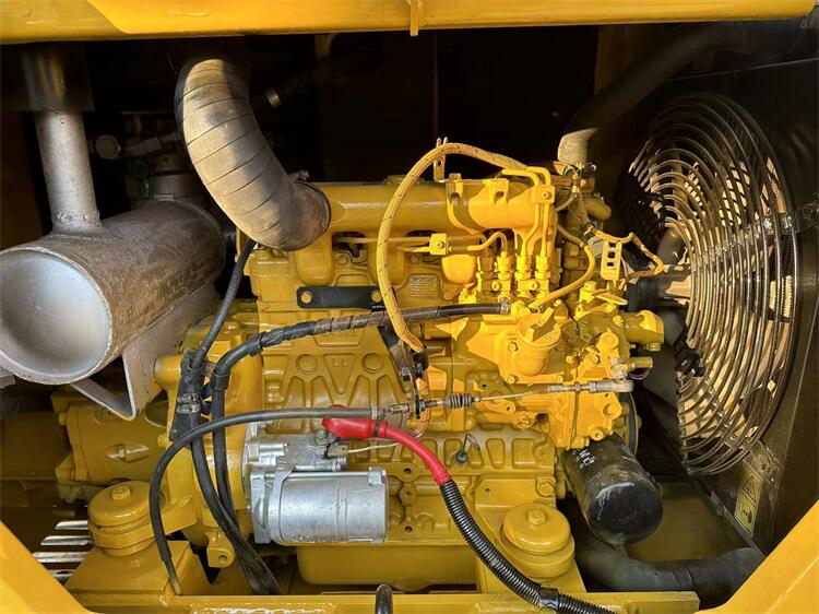 Japan Made Active Used Cat 305.5 Mini Excavator in with Original Hydraulic Valve