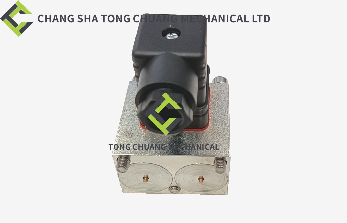 Sany And Zoomlion Concrete Pump Truck Parts Multi Way Valve Electromagnet P01602000002