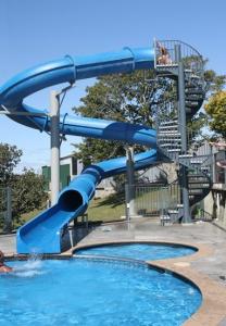 China Water Park Playground Outdoor Swim Pool Equip Game Amusement Water Slide Tube for Kid wholesale