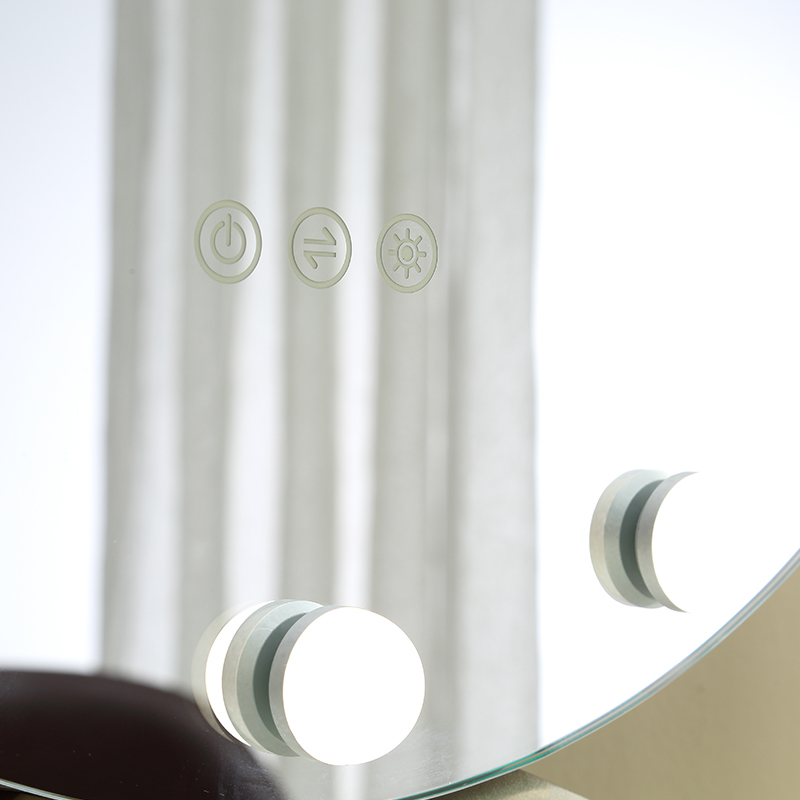 Silver Finishing Makeup Mirror With LED Light Luxury Gold Customizable
