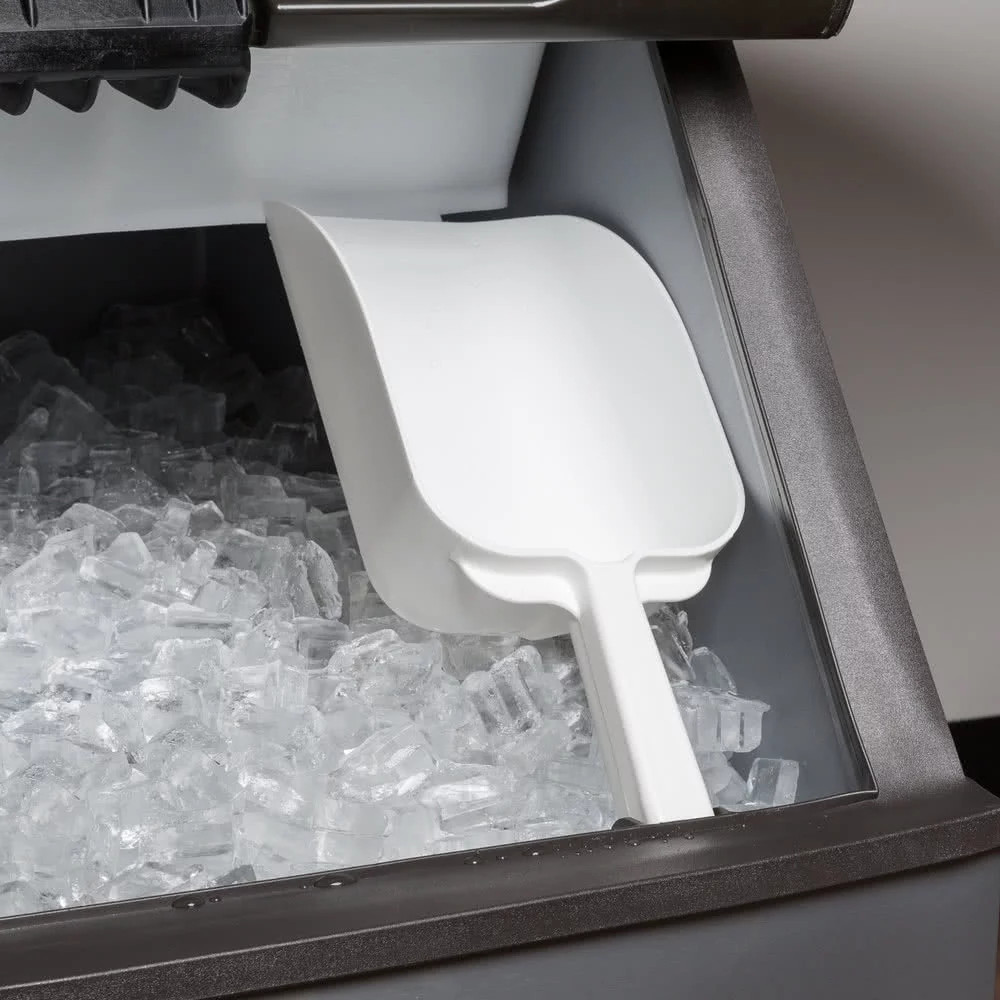 Ice Maker / Cube Ice Maker / Ice Making Machine With Imported Compressor For Commercial Application