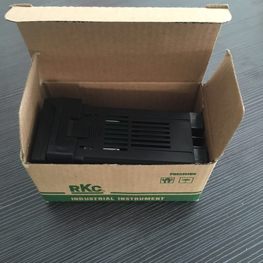 RKC REX C100 digital PID temperature controller