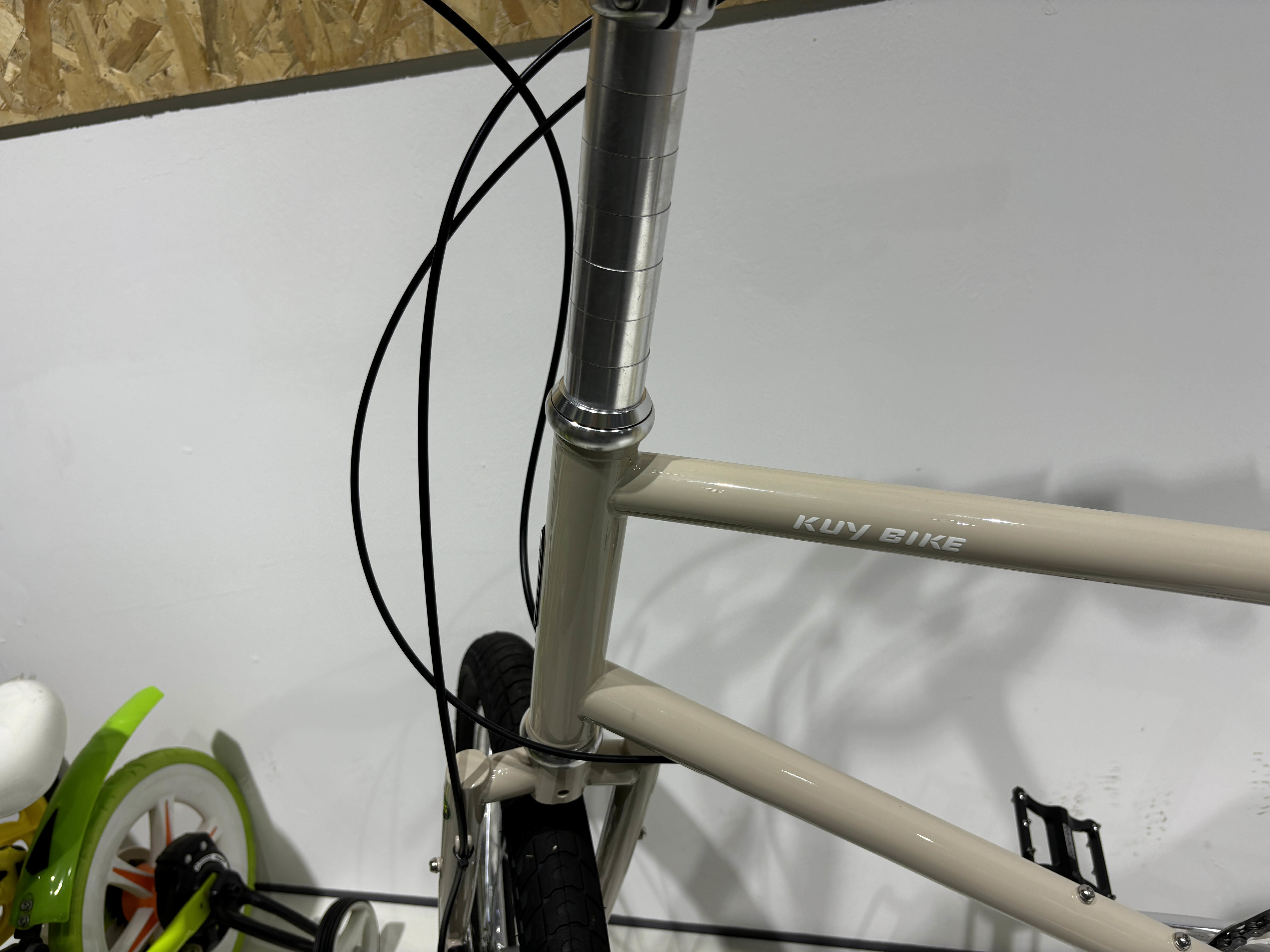 20 Inch Steel Frame Mens Hybrid City Commuter Bike With Single Speed