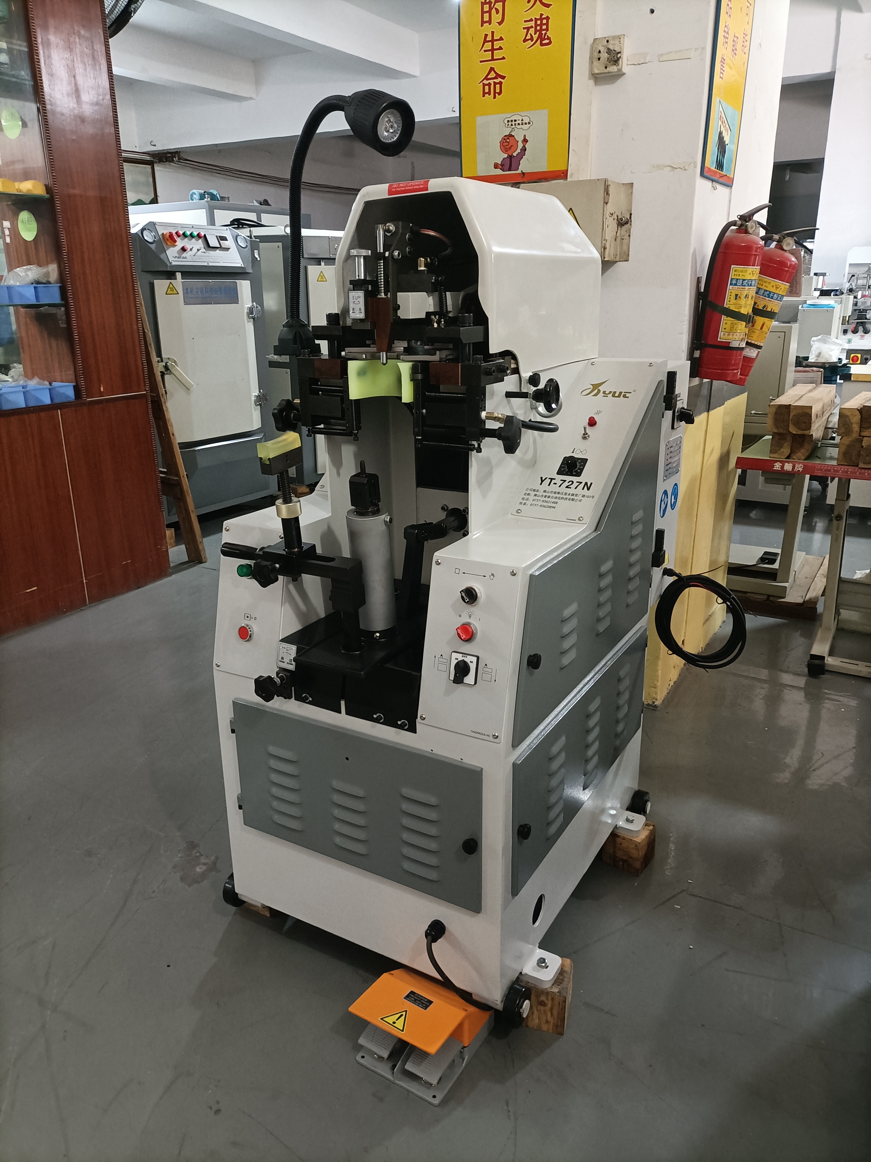 Hydraulic Heel Seat Lasting Machine Customized Footwear Manufacturing Machine