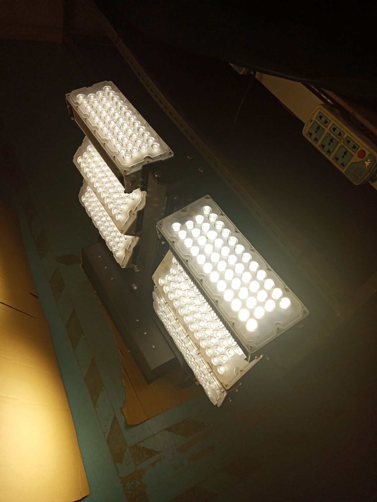 140000 lumen led outdoor stadium light on 40m high mast lighting pole 1000W china future lights
