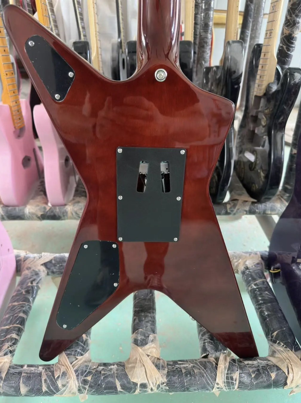 Custom Special Body Washburn Dimebag Darrell Red Black Stripes Electric Guitar High-end Electric Guitar