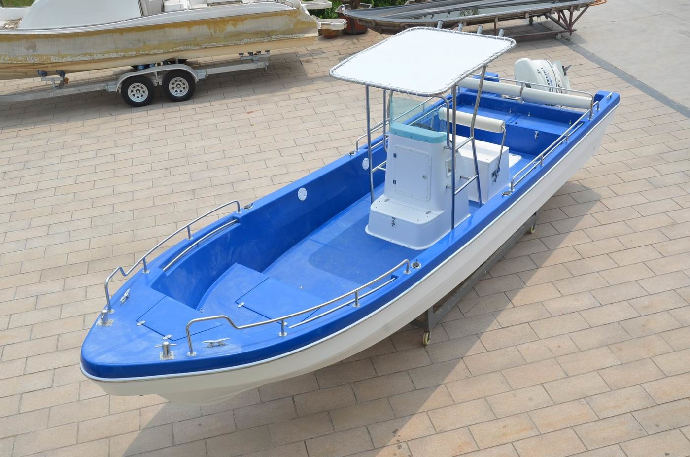 Stability Blue Freshwater Fishing Boats , Fiberglass 8m Pleasure Fishing Boats