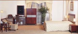 China Hotel Standard room Furniture by Bedroom Sets wiht Cherry wood and Upholstered Headboard wholesale