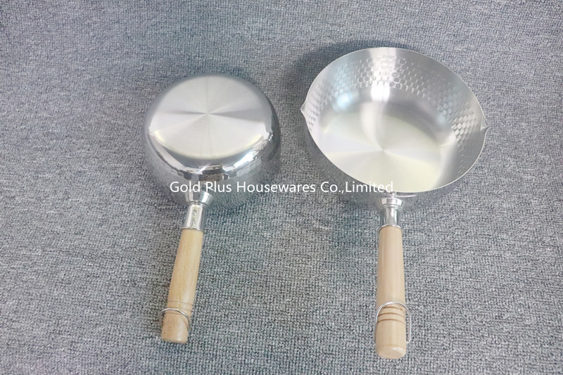 Food Grade Stainless Steel Milk Pot 20cm With Wooden Handle