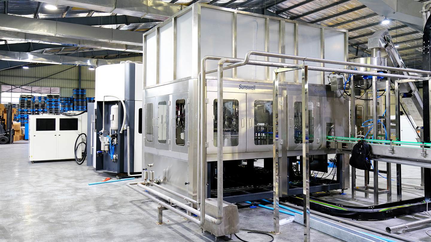 Stable Performance Rotary Carbonated Beverage Filling Machine CSD Soda Rinsing Filling Capping Machines for Glass Bottle