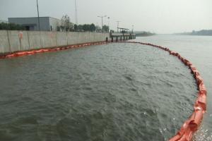China 900gsm Waterproof TPU Tarpaulin For Oil Boom Fence wholesale