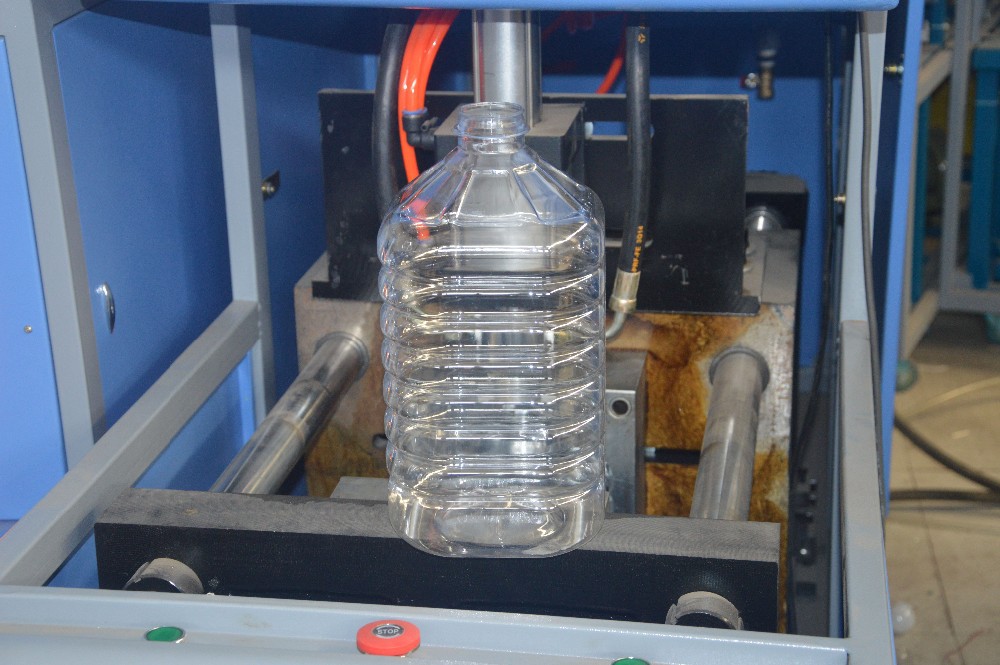220V/380V/415V/440V/480V Voltage Semi Automatic One Cavity 5L PET Bottle Blowing Machine with Molds