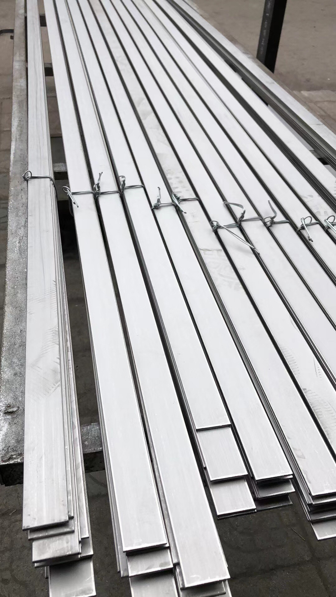 ASTM AISI 316L Flat SS Bar 309S 310S 321 316L 304 Stainless Steel Flat Bar 50*5*6000mm