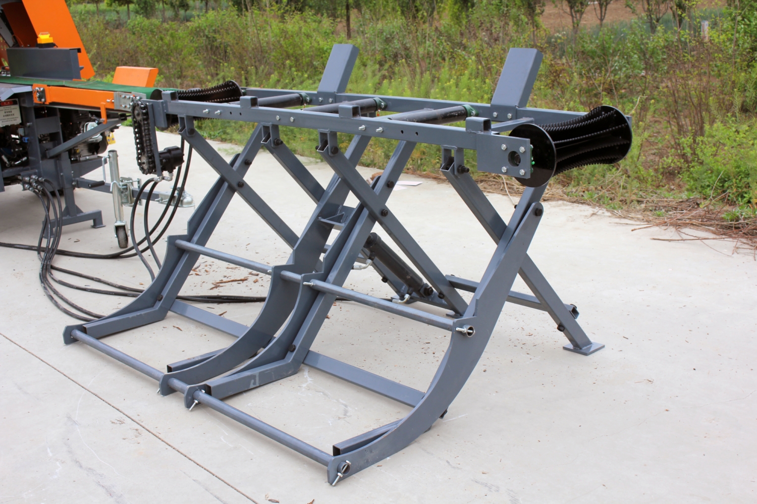 Forestry Machinery Wood Processor With Log Lifter 2400*1543*1210mm Size