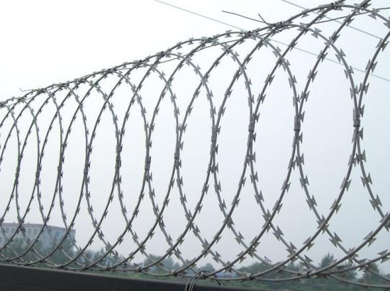 Galvanized Steel Razor Wire Barbed Wire Mesh For Protection Certified by ISO9001 2008