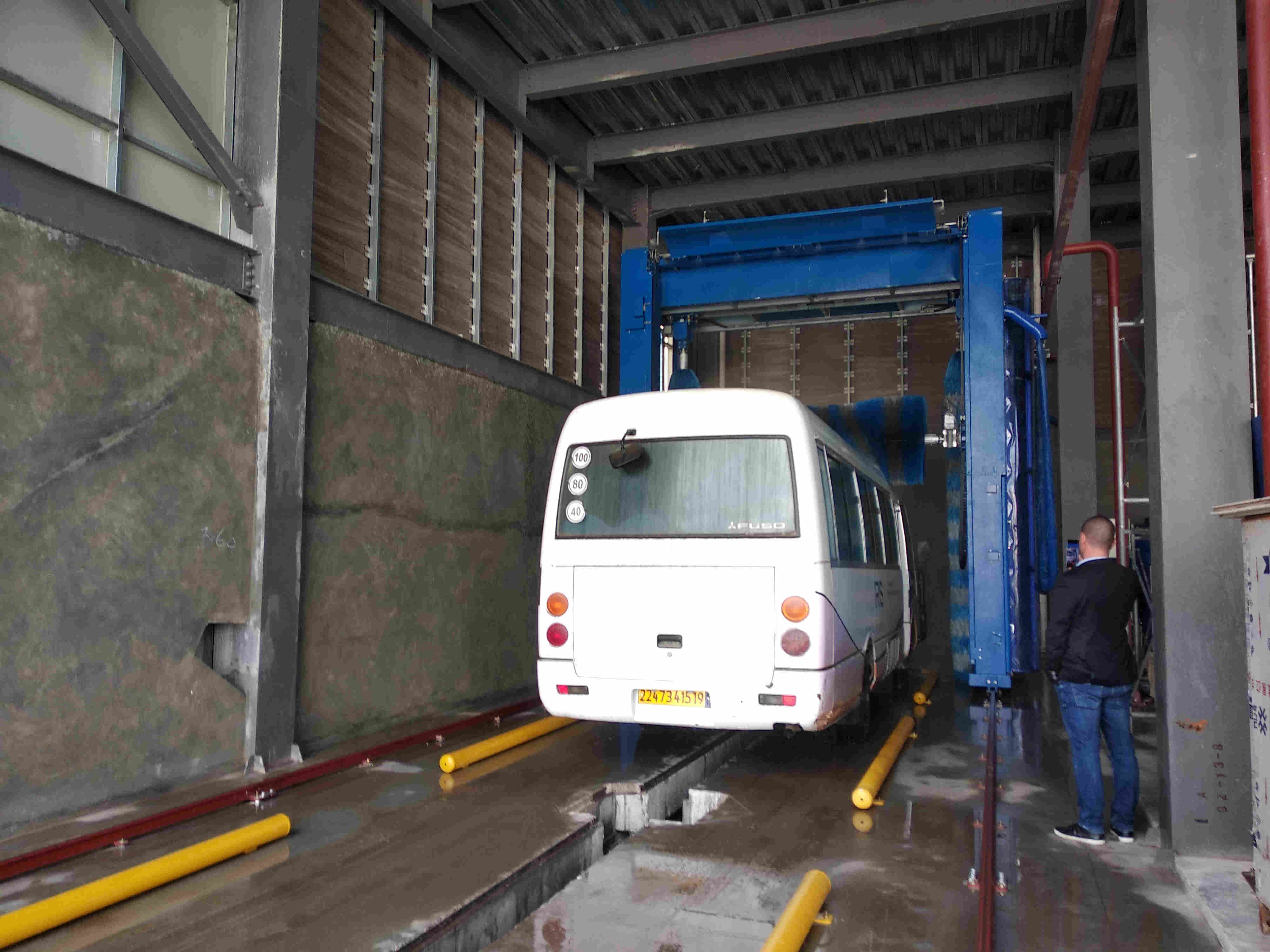 Rollover Bus / Truck Wash Machine For Hop-Dig Galvanized Coated Vehicles