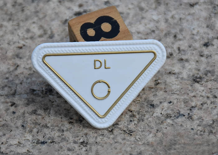 White Eco Friendly TPU Printed Label Customised Gold Logo For Garments