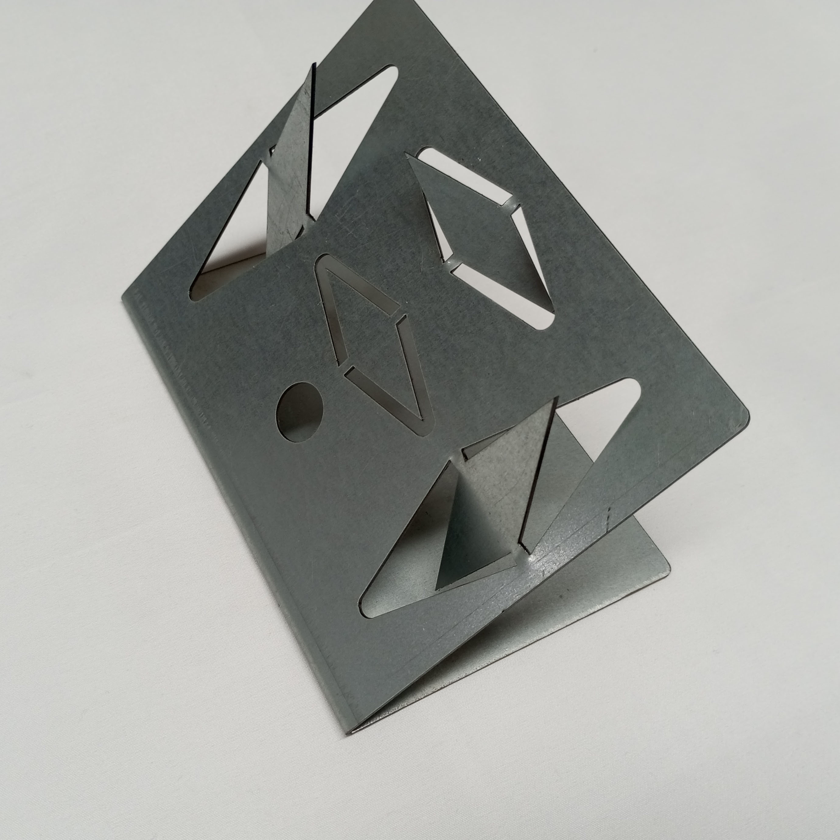 Sturdy 8-PRONG ACOUSTIC INSULATION IMPALING CLIPS