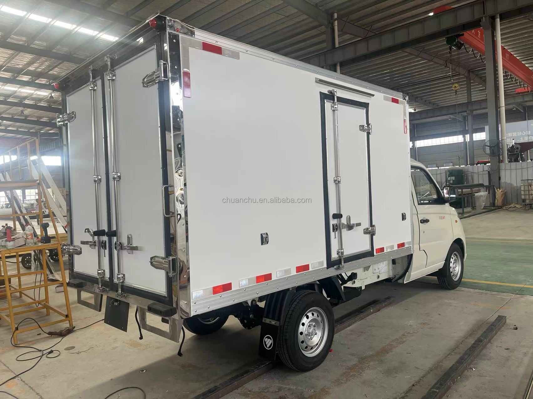 1-10T Load Capacity ≤5T Gross Vehicle Weight Mini Car-Style Refrigerated Truck Gasoline Version Small Portable Refrigerator Vehicle