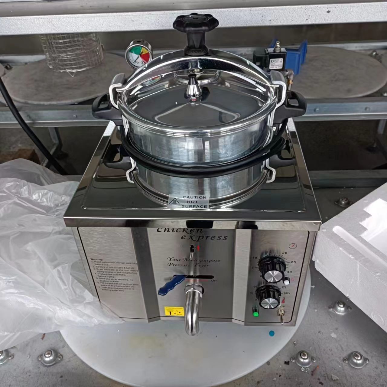 Mechanical Panel 16L 3KW 220V/110V Chicken Express Table Top Pressure Fryer