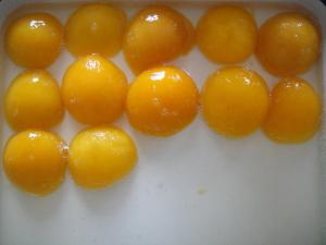 China Light Syrup Canned Fruit , Sweet Canning Fresh Yellow Peach Halves wholesale