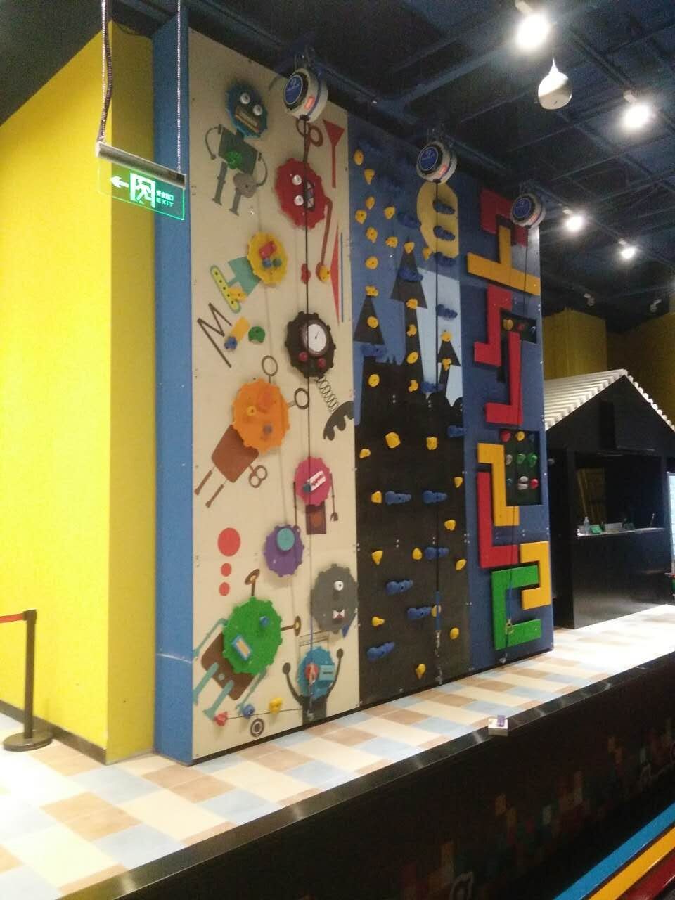 Weather Resistant Fun Rock Climbing Wall indoor EN12572 For Kids