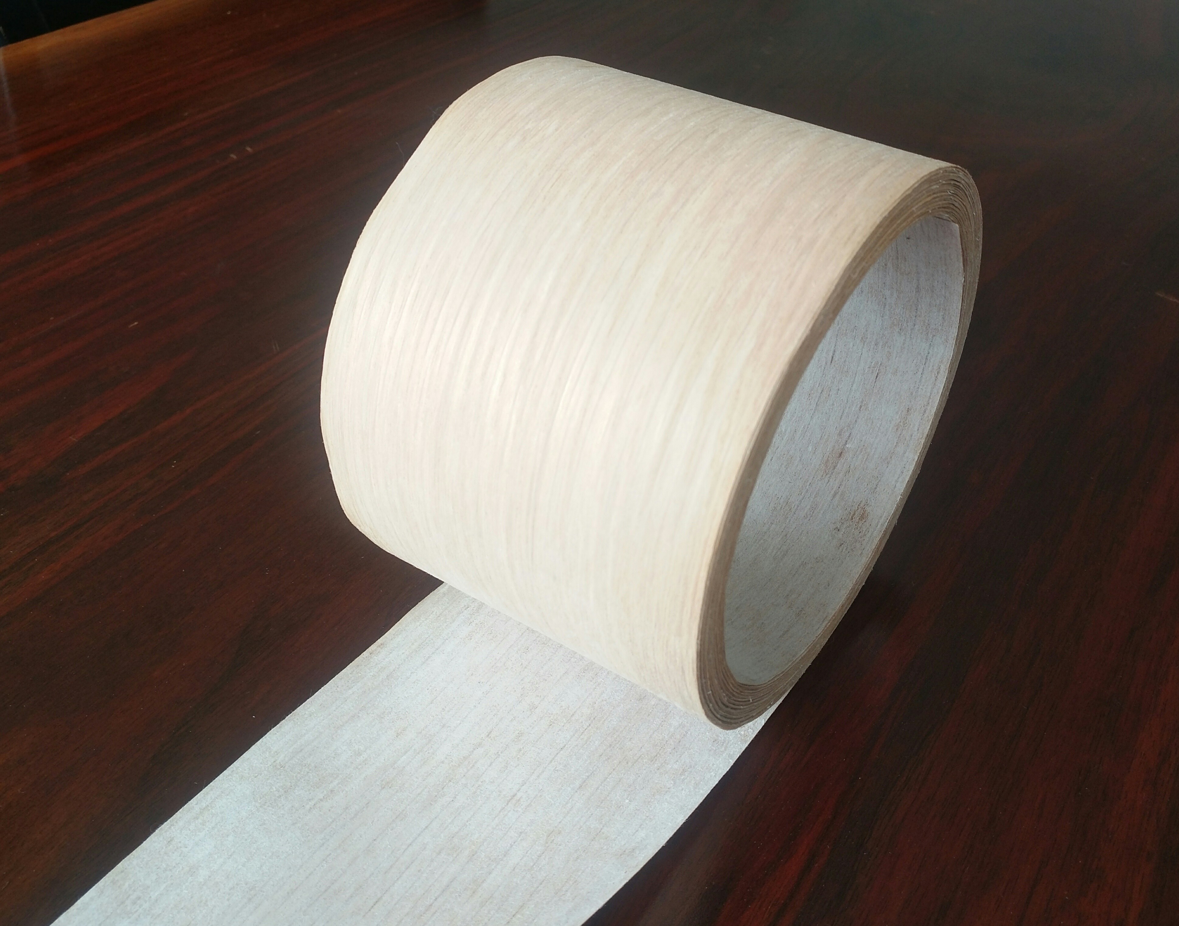 White Oak Profile Wrapping Veneer Fleece Backed White Oak Veneer Rolls for Furniture Cabinets Doors and Windows