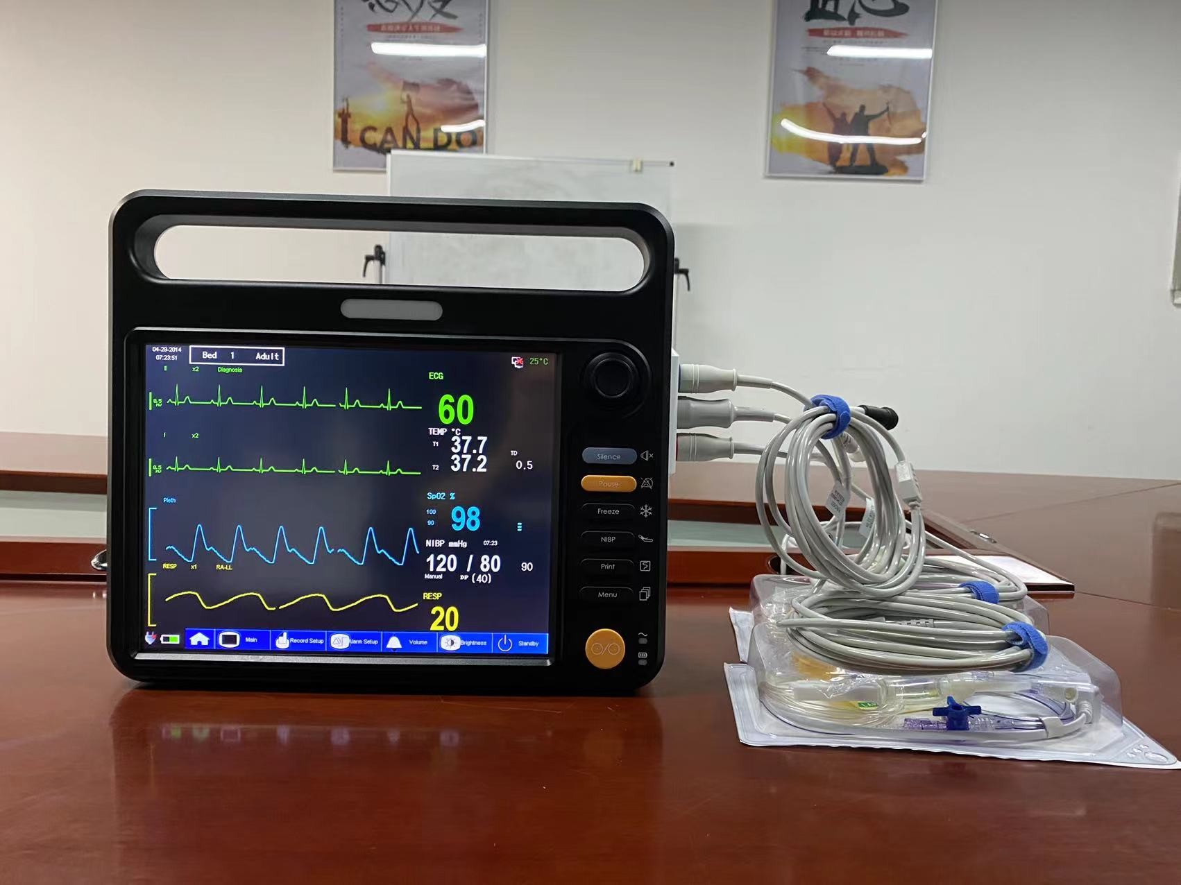 Portable Vitals Monitoring Machine , Multi Parameter Patient Monitor With ECG