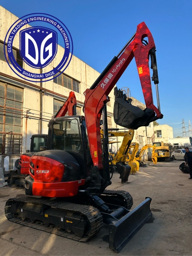 Kubota KX163 excavator with excellent power durability and high efficiency Japanese Kubota KX163 small excavator