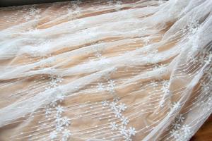 China Embroidery Floral White Tulle Lace Fabric For Dress Clothing / Scarf / Curtain 51.18&quot; Wide wholesale